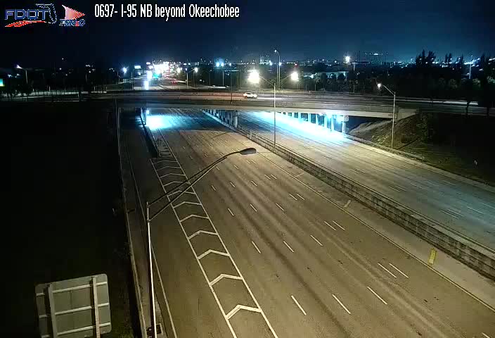 Traffic camera looking at I-95 at I-95 N of Okeechobee, northbound