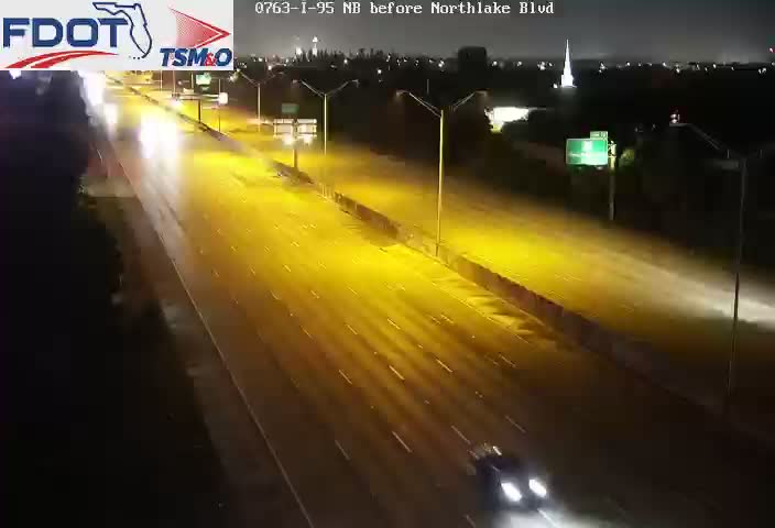 Traffic camera looking at I-95 at I-95 S of Northlake, northbound