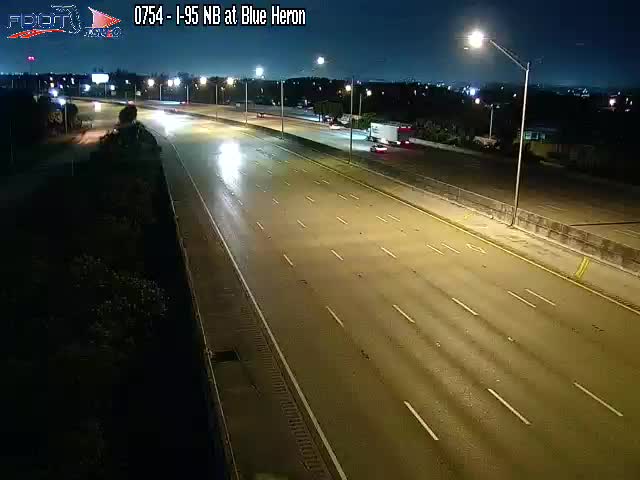 Traffic camera looking at I-95 at I-95 at Blue Heron, northbound