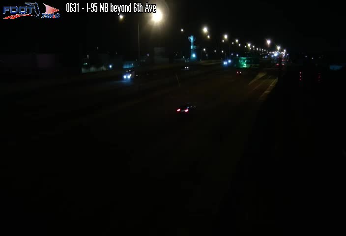 Traffic camera looking at I-95 at I-95 N of 6th Ave, southbound