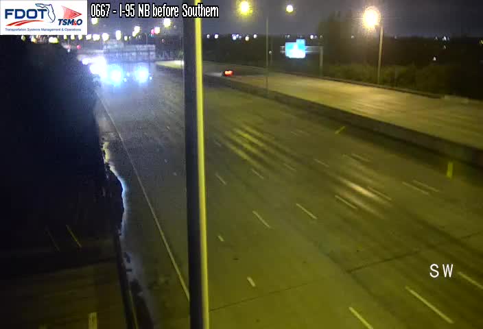 Traffic camera looking at I-95 at I-95 S of Southern, northbound